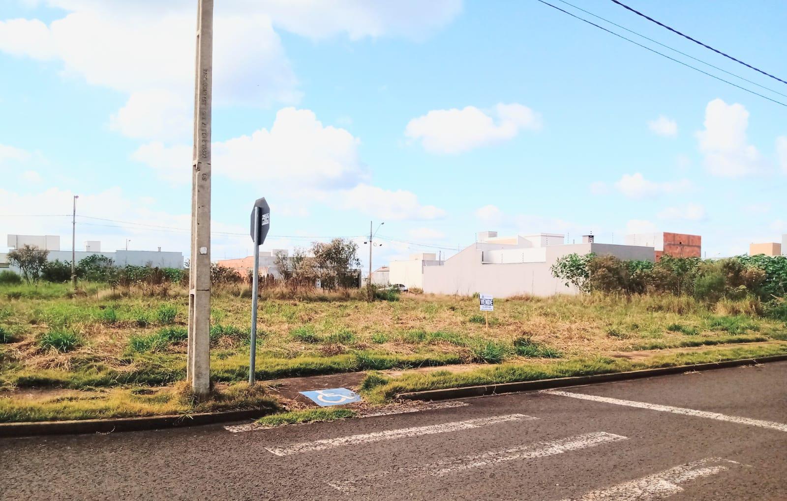 VRL09 Terreno de esquina Jd. Paraná